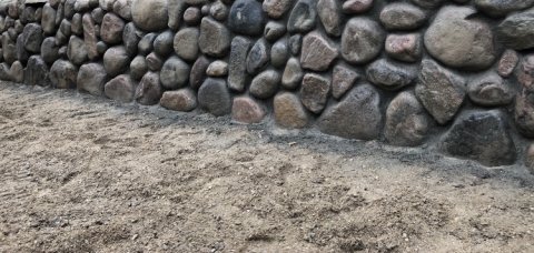 (Standart blanding til steng�rde)Kampesten 150mm-450mm. - 1 m2 Svarer til ca. 300-500 kg. R�kker til ca. 4 M i 1 stens h�jde