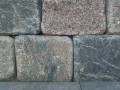 Smukke slebne nordiske granitstykker - Mål. Ca. L. 30 - 50 cm. B. 30 - 50 cm. H. Ca. 10 cm.