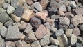 Blandet brugte granit/stykker. 1 m2 svare til ca. 150-250 kg.
